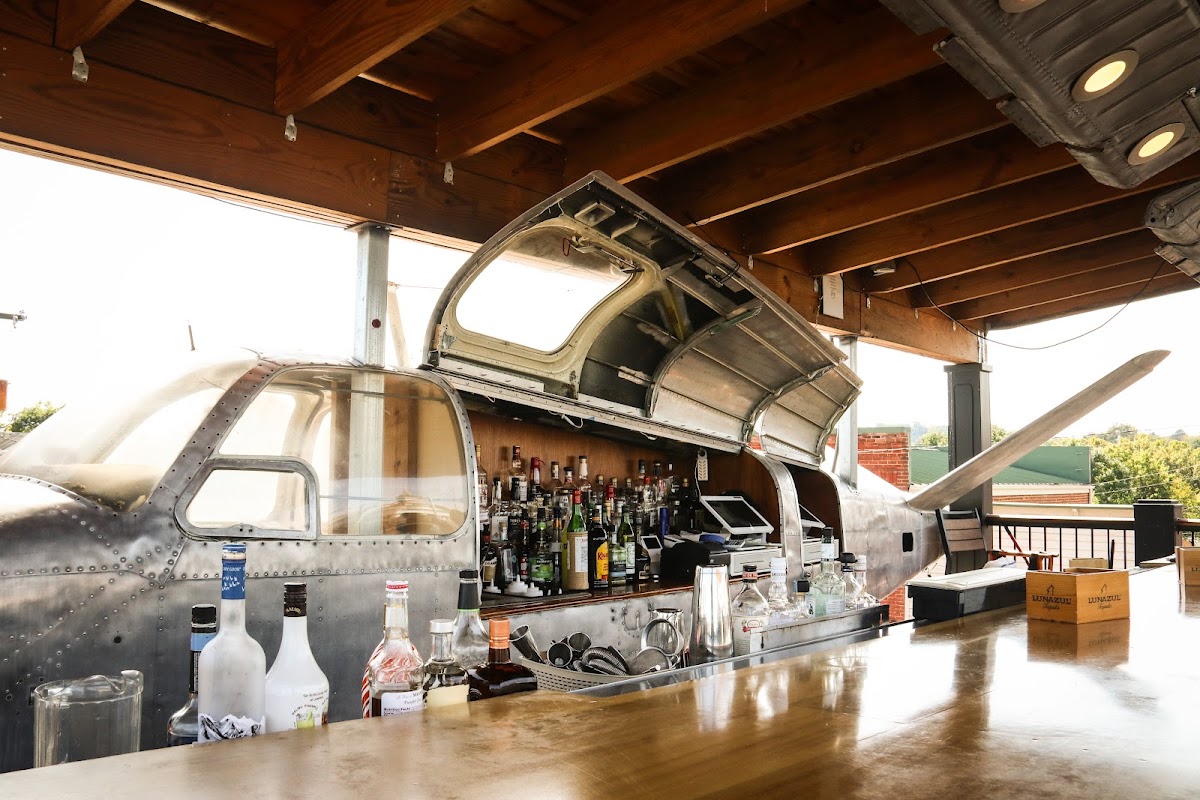 1772 Rooftop On Main