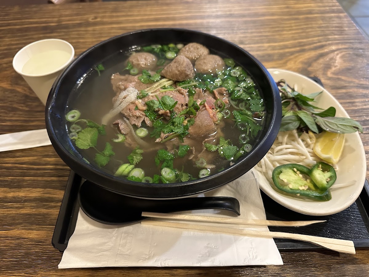 77 Chinese & Vietnamese Cuisine