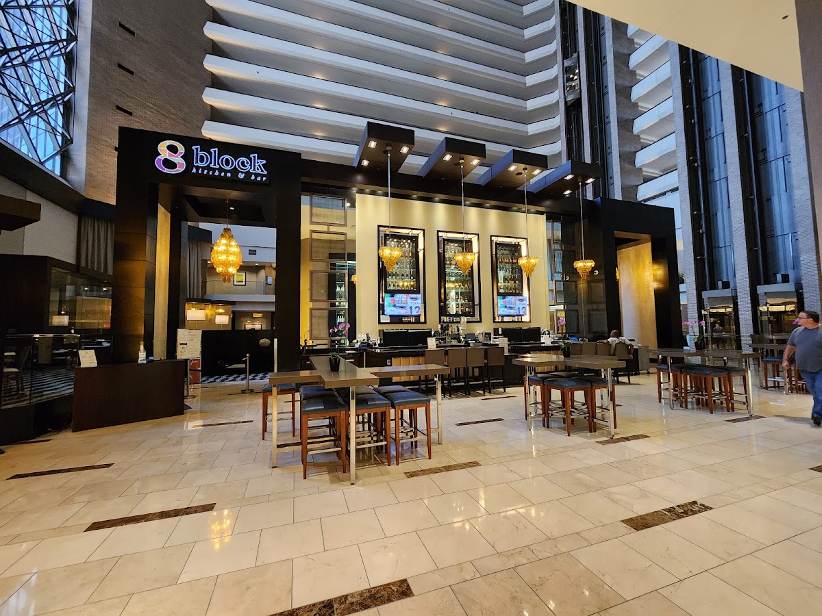 8 Block | Kitchen & Bar