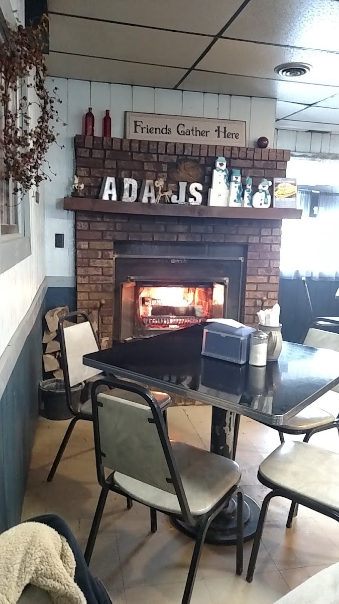 Ada J's Feedbunk