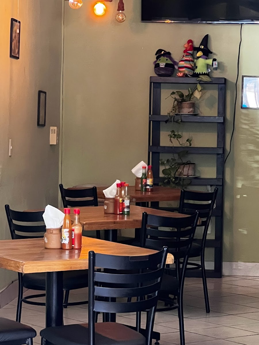 Aguachiles Charlie, Mariscos / Seafood