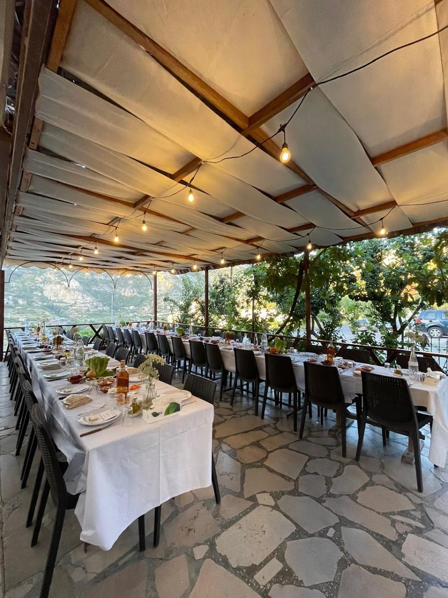 Al Reef Al Lubnani Restaurant & Bungalow الريف اللبناني