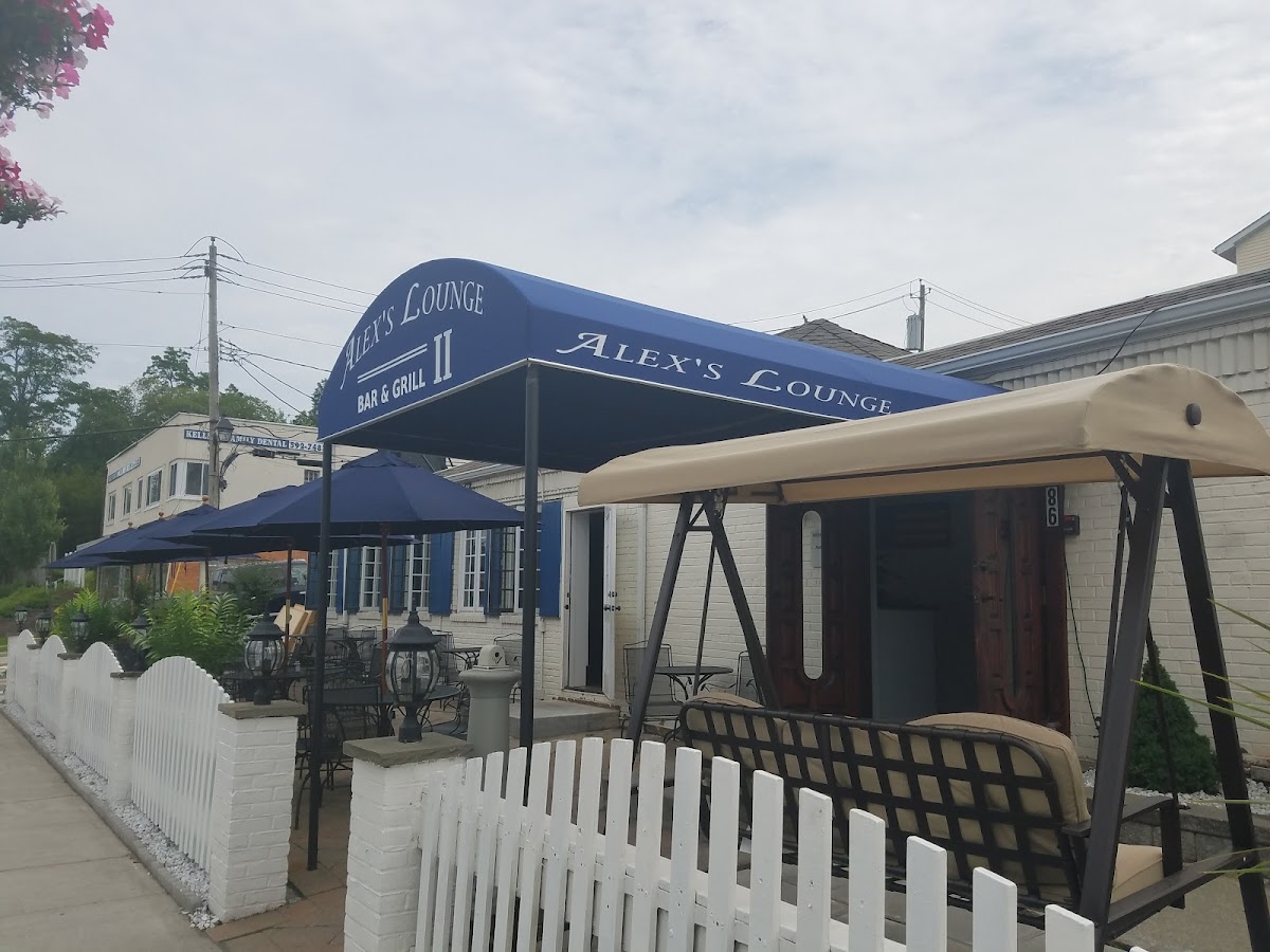 Alex's Lounge Ii