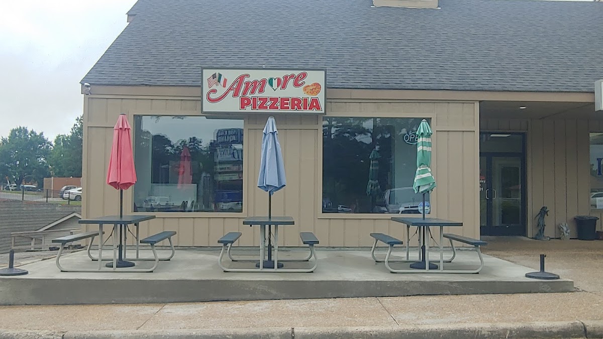 Amore Pizzeria & Bakery