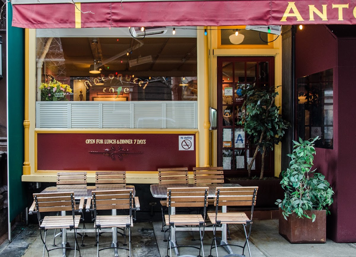 Antonucci Cafe