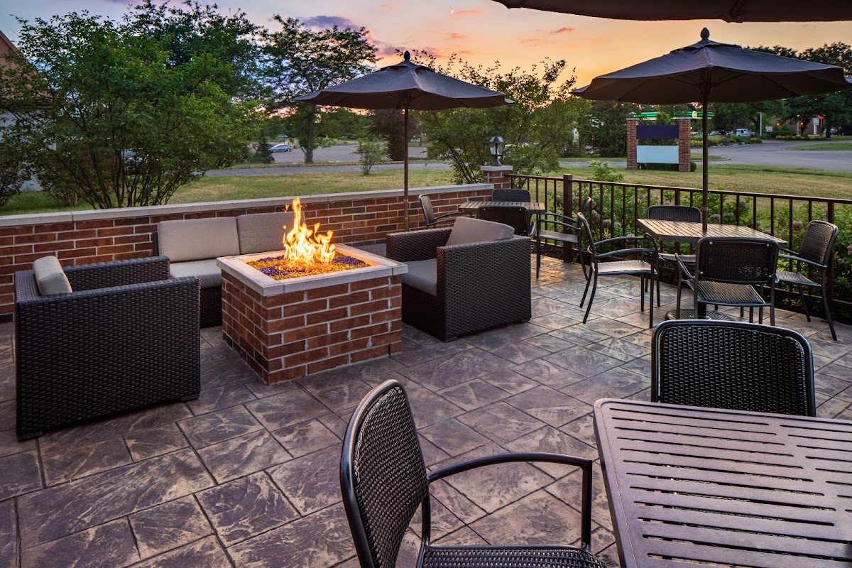 Arbortree Lounge