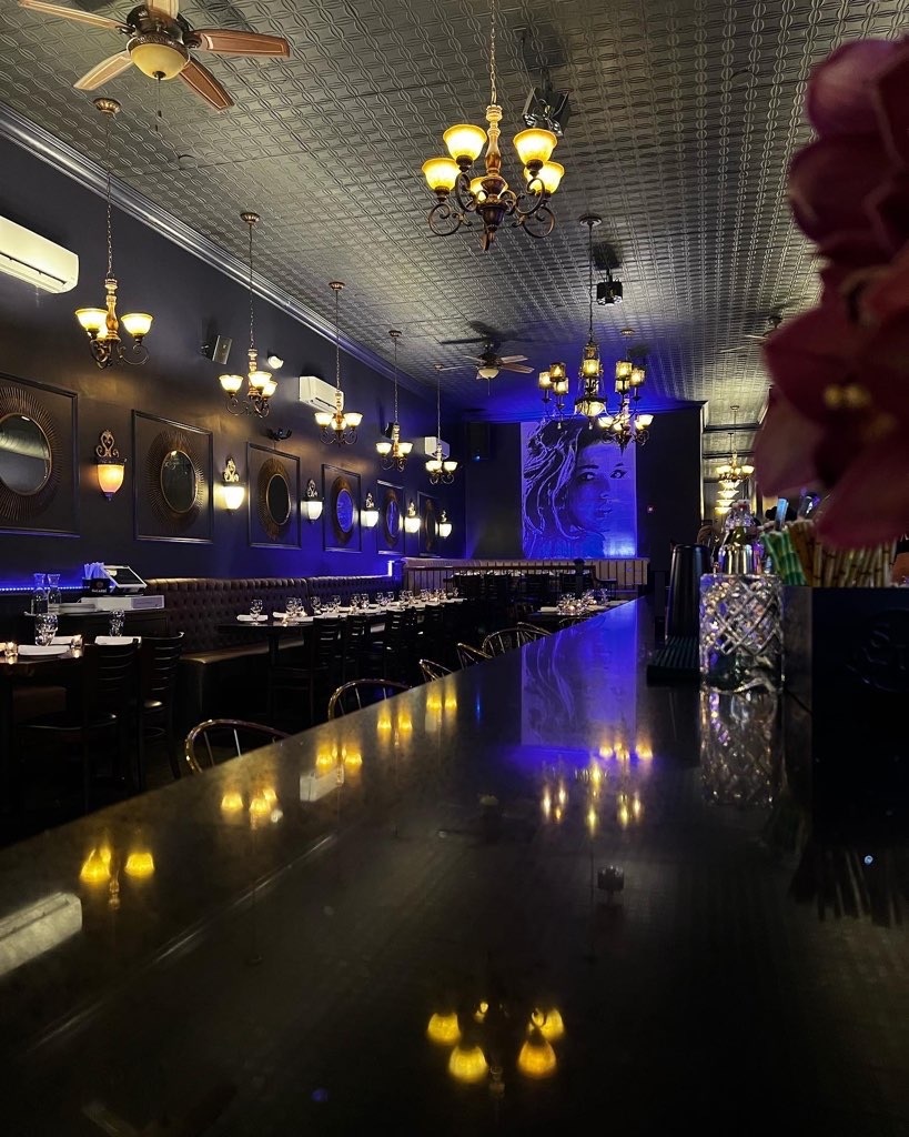 Aura Restaurant & Bar
