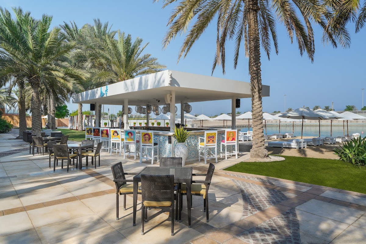 B-Lounge