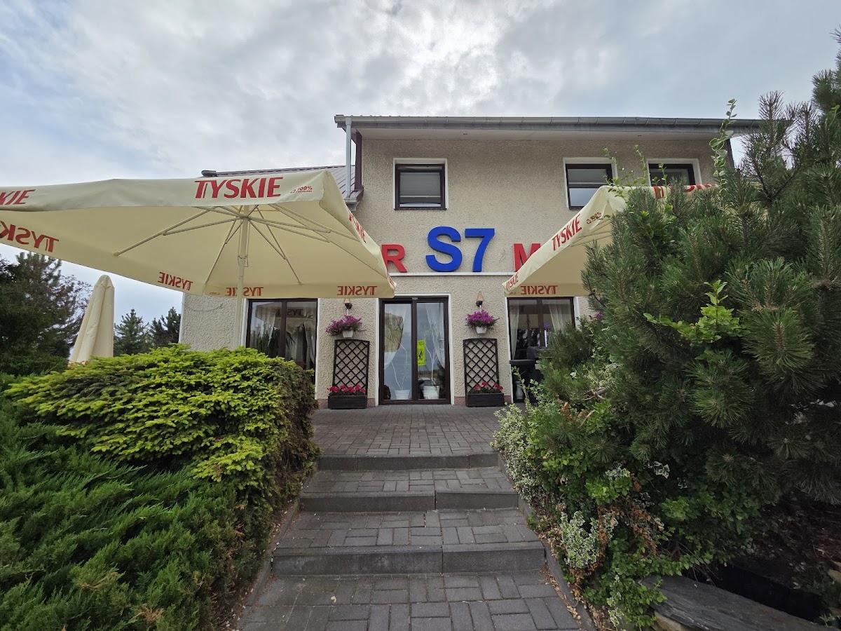 Bar Motel S7
