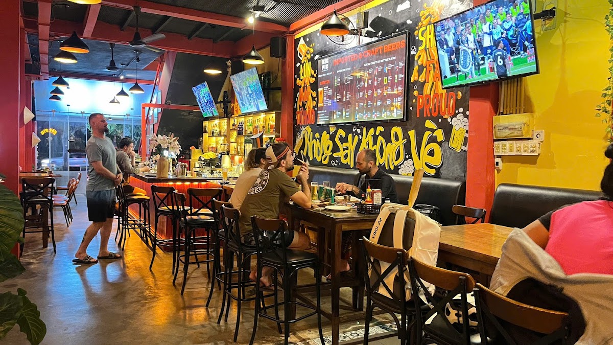 Big Pig | Bar - Bbq - Beer (46 Truong Son, Tan Binh District)
