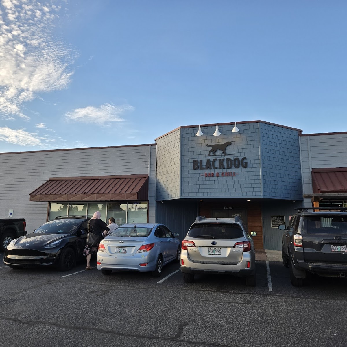 Black Dog Bar & Grill