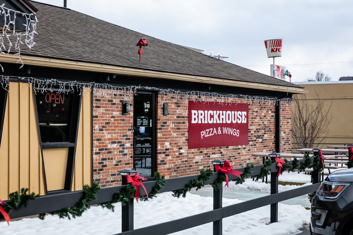 Brickhouse Pizza And Wings