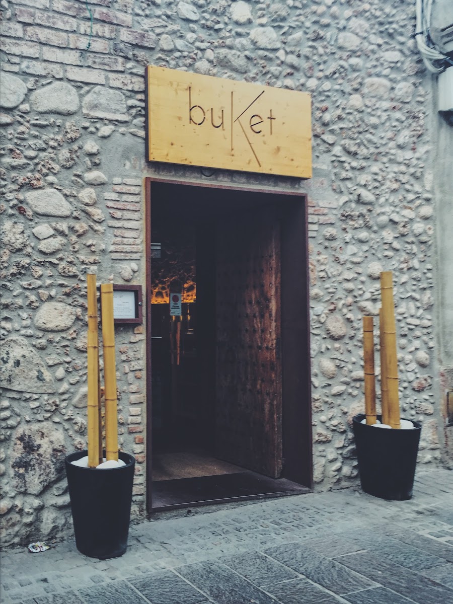 Buket