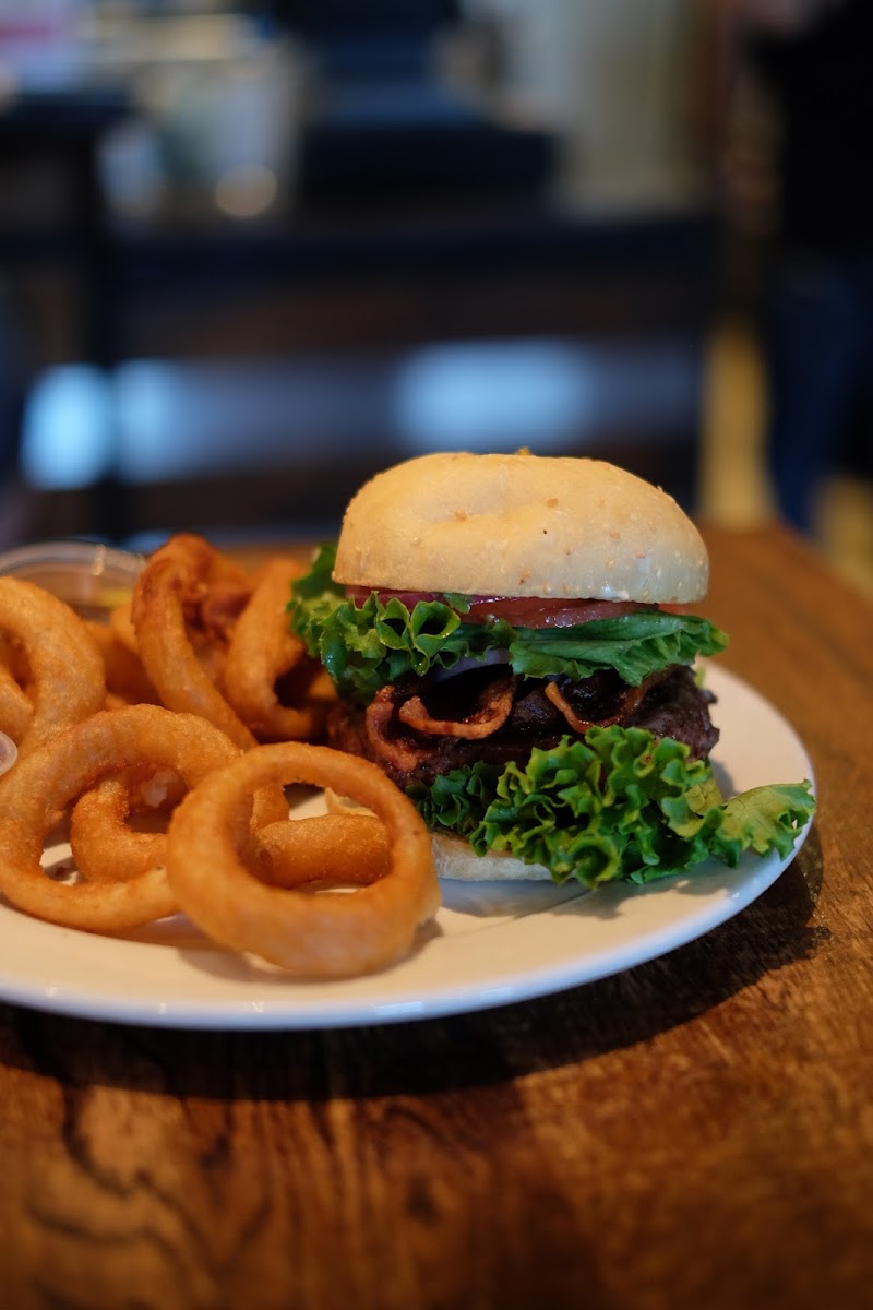 burgers-and-brew/8175-albums-3.jpg