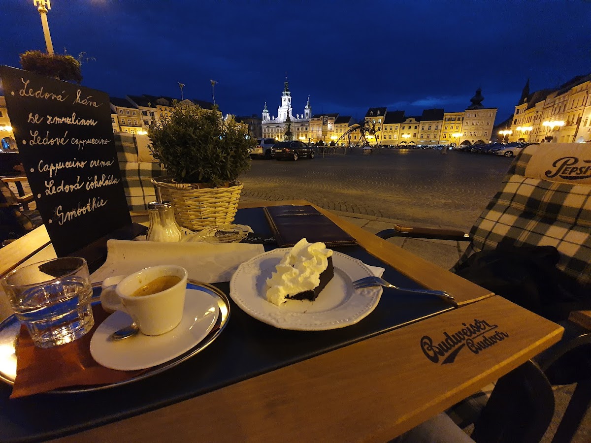 Café Au Chat Noir