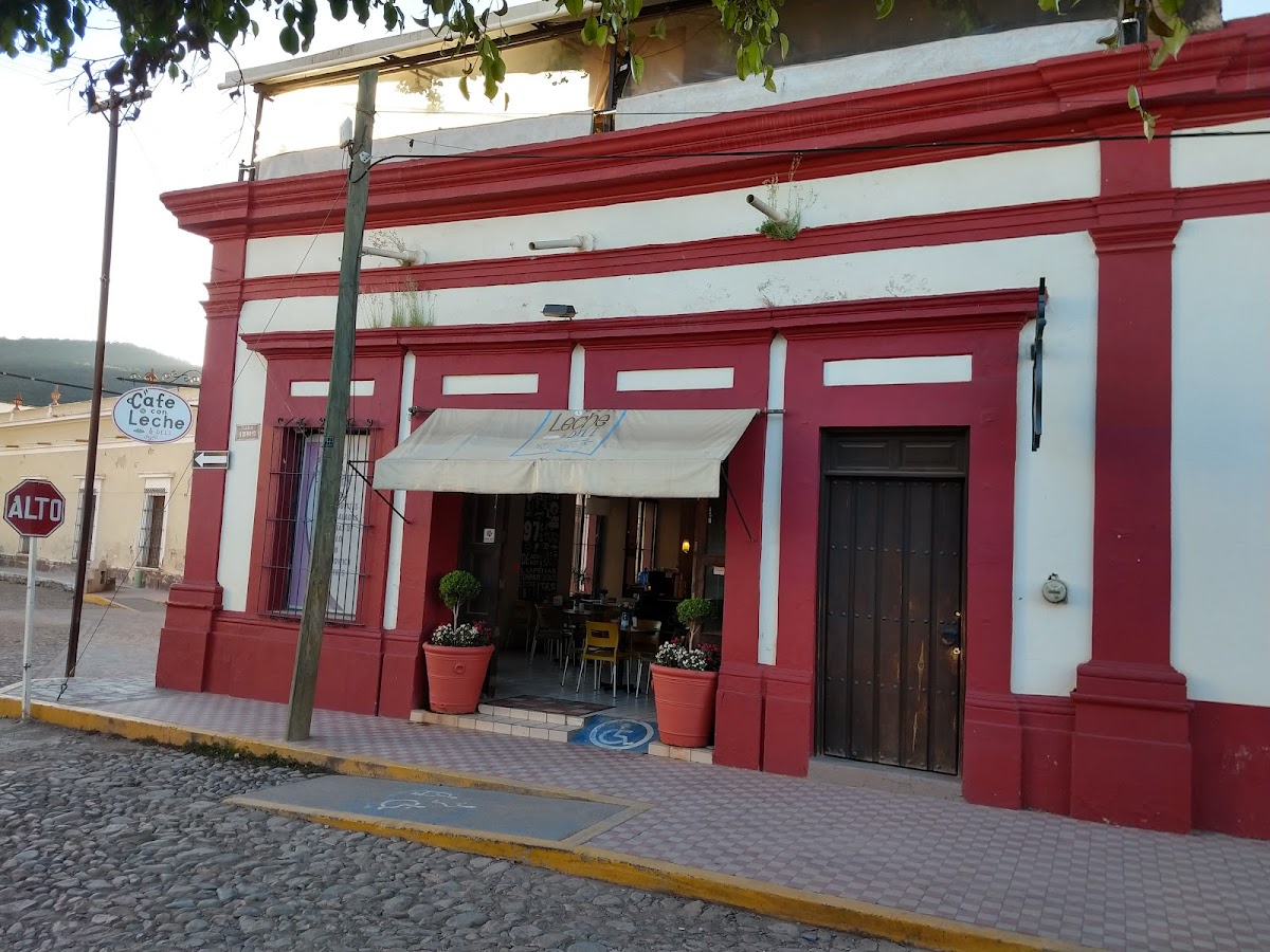 Cafe Con Leche & Deli