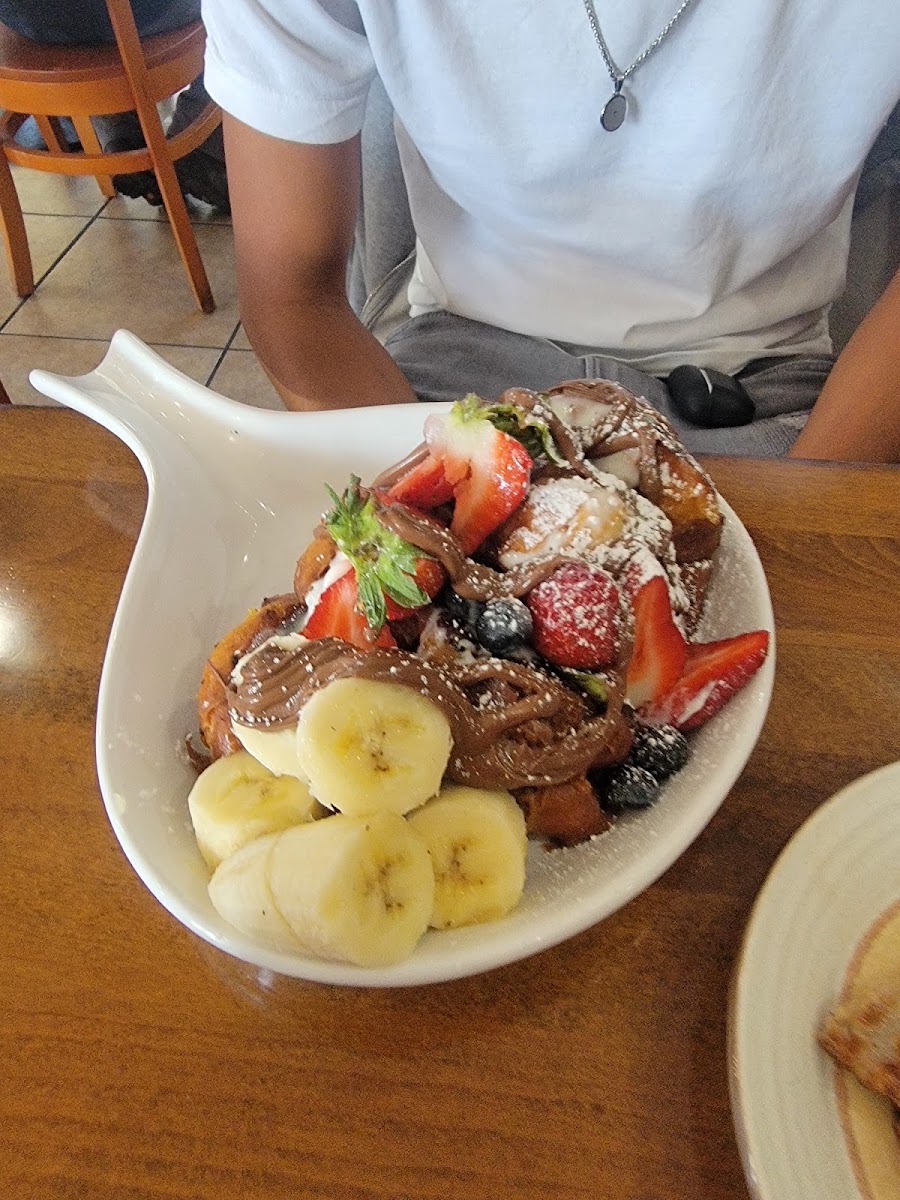cafe-ez-2-at-elkridge/11587-albums-5.jpg