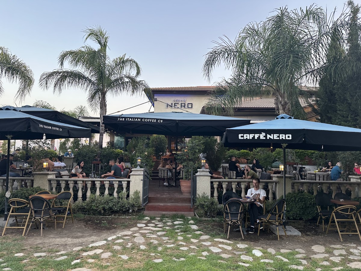 Caffè Nero Engomi
