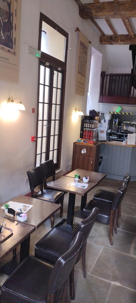 Caffi'r Hen Llys / The Old Court House Cafe
