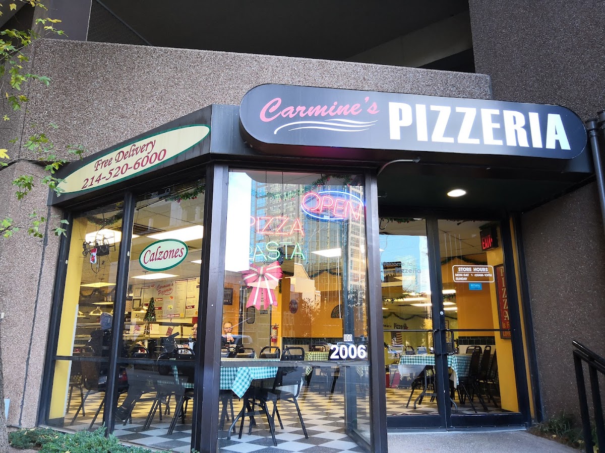 Carmine's Pizza Downtown