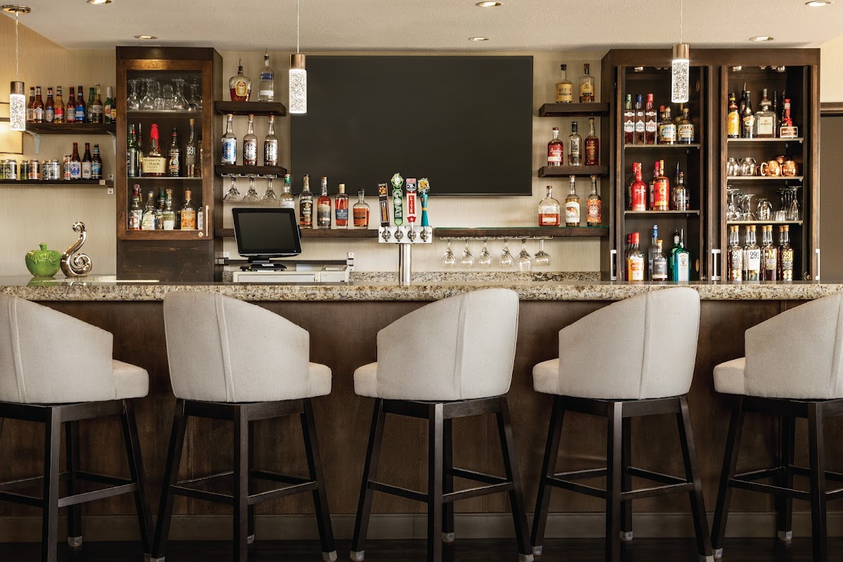 Cavu Bar + Grill