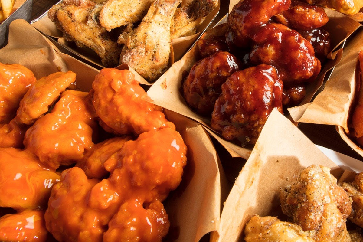 Charley's Cheesesteak -Wings