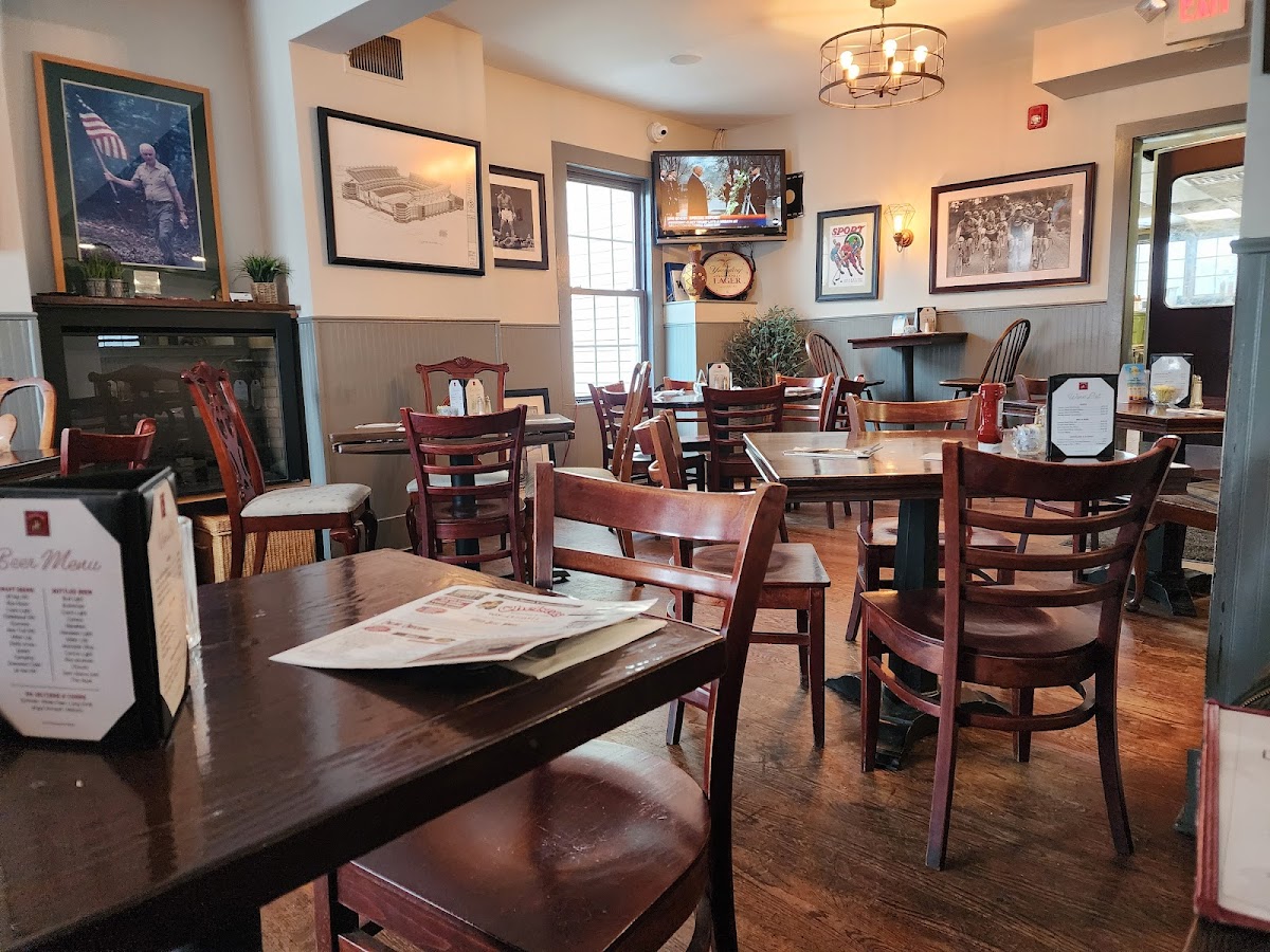 Chelsea's Restaurant & Pub