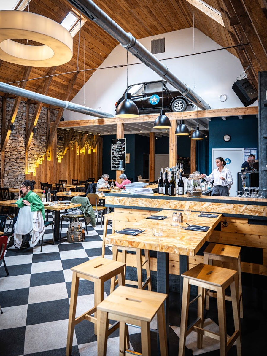 Chez Elysée Bar Restaurant
