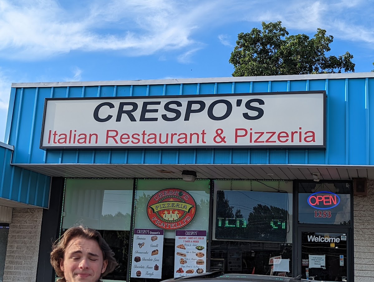 Crespo's Fratellis Pizzeria