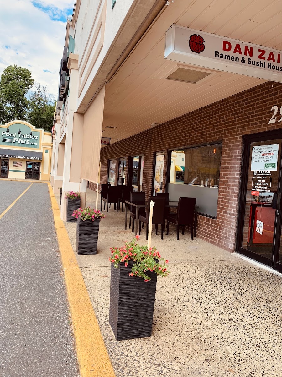 Dan Zai Ramen & Sushi House