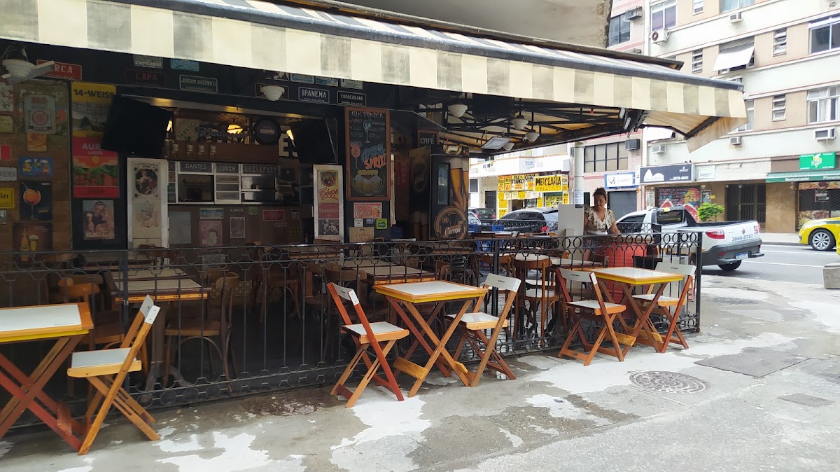 Dantes Café E Bar