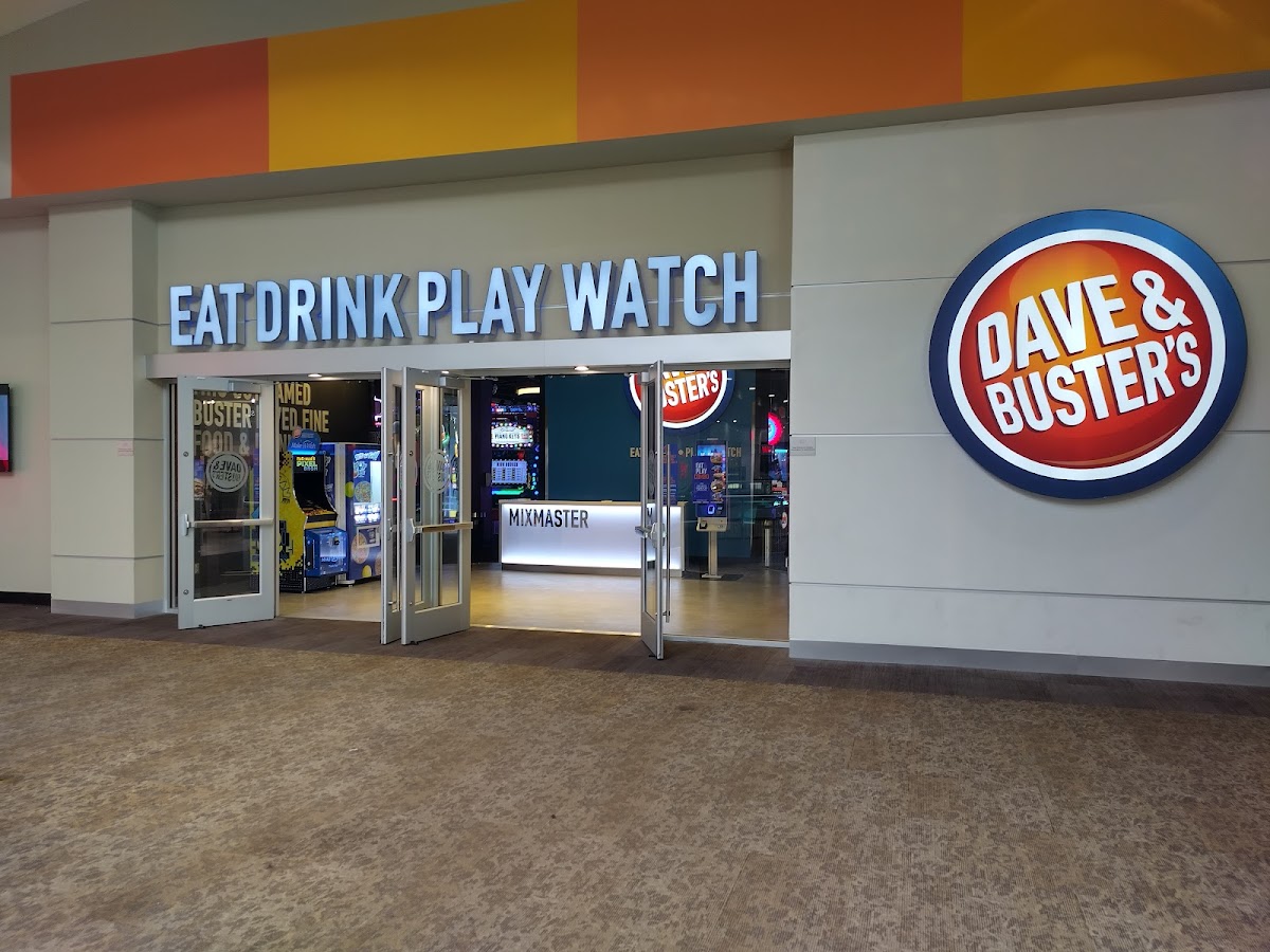 Dave & Buster’S