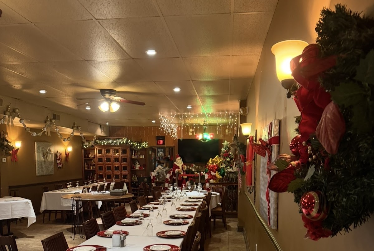 Dina's Bistro