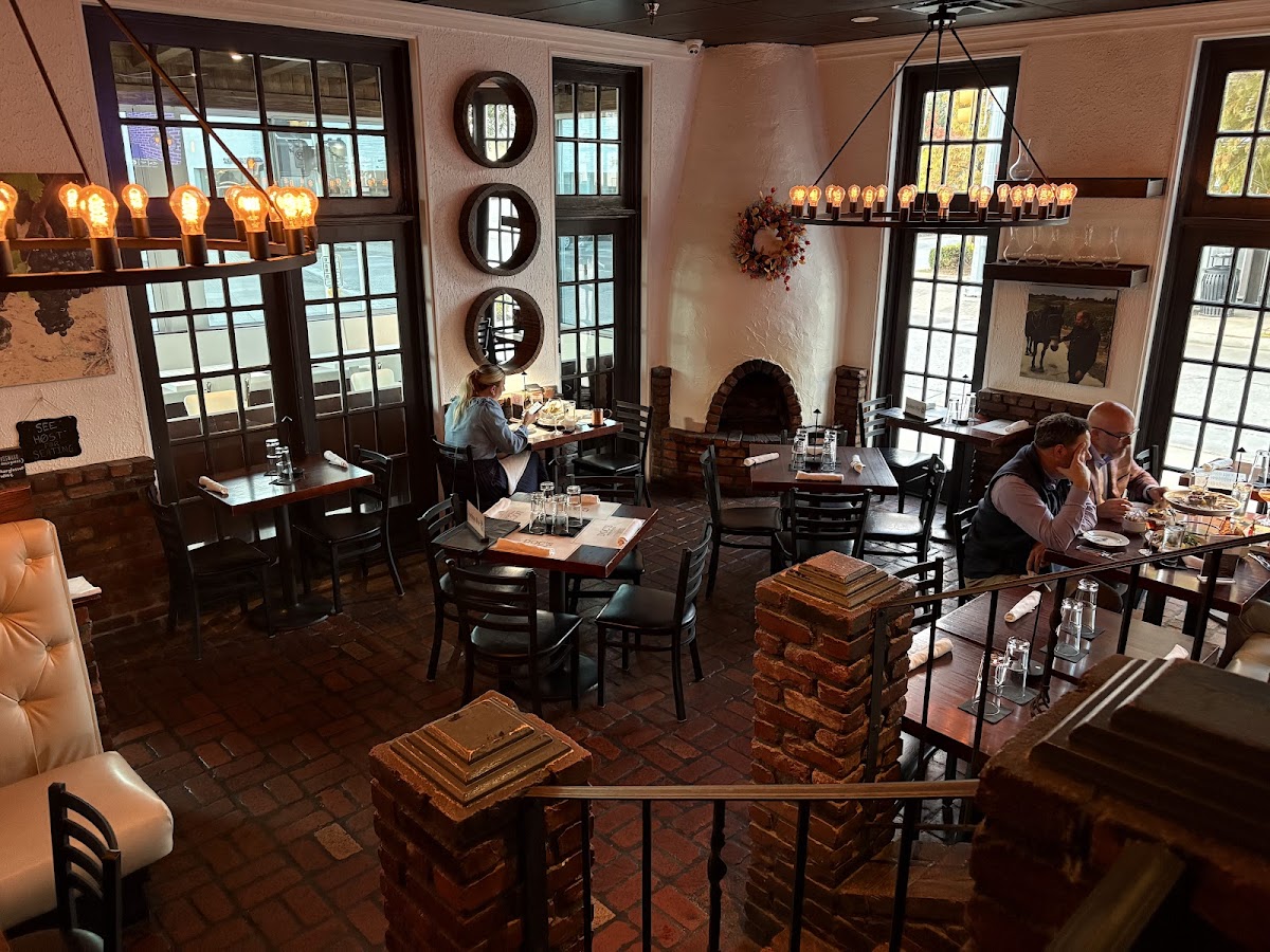 Doc's Wine & Food