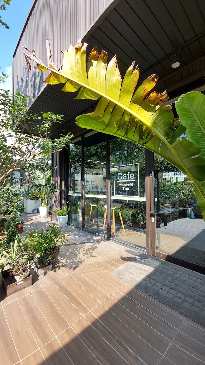 Earlywinter Cafe