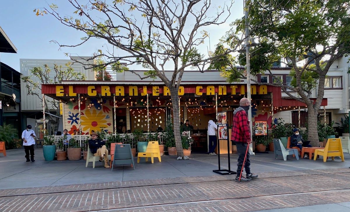 El Granjero Cantina