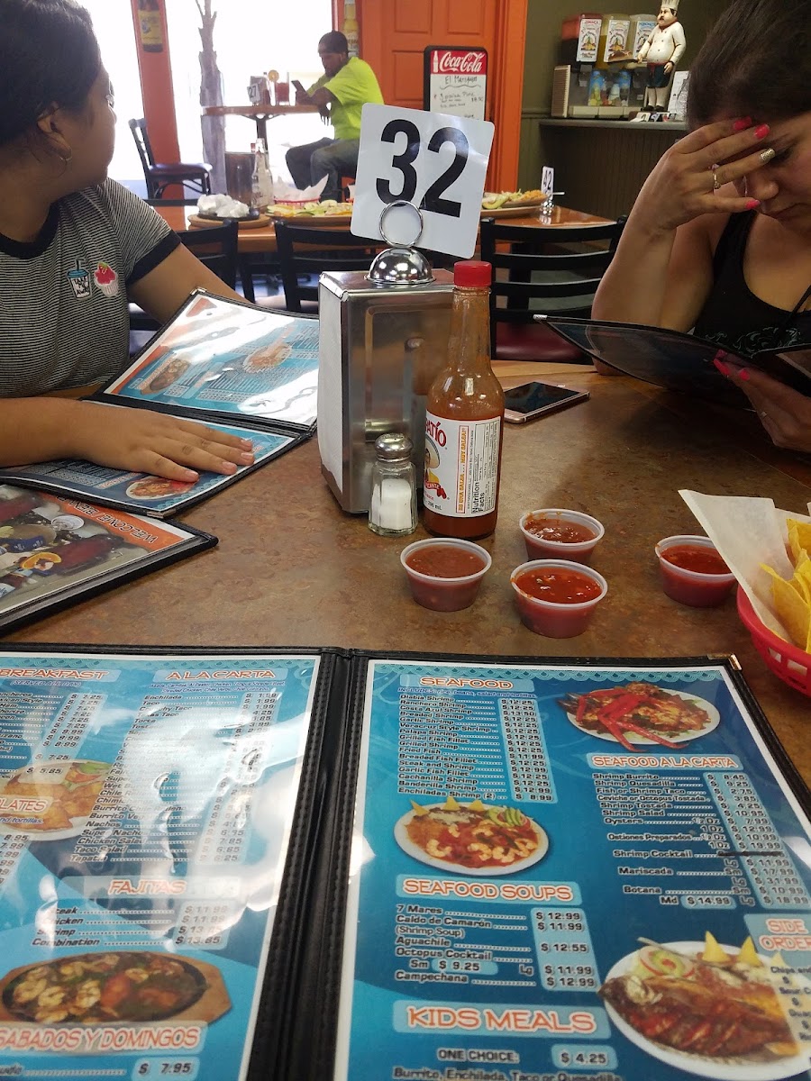el-marisquero-authentic-mxcn/25456-menus-6.jpg