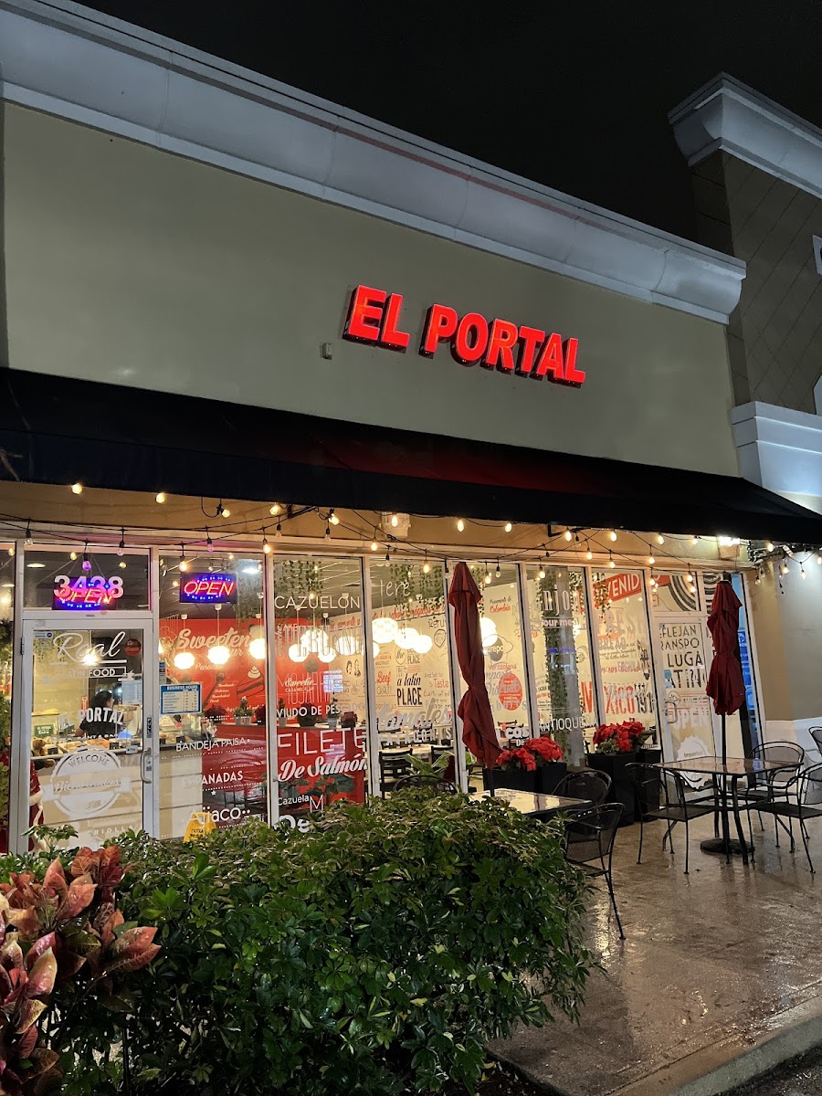 El Portal Restaurant & Bakery