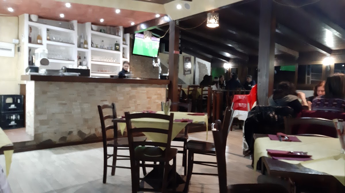 El Puente Pizza & Steakhouse