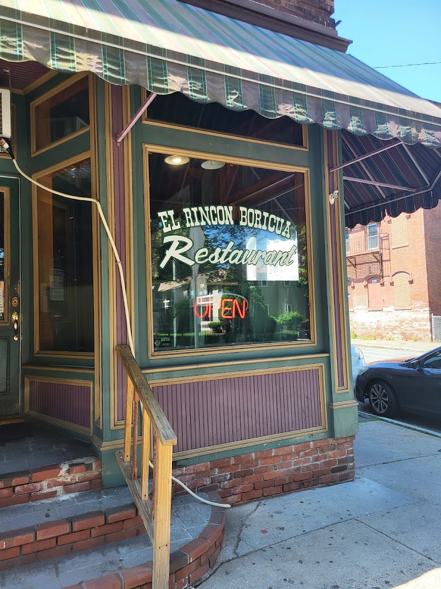 El Rincon Boricua Restaurant