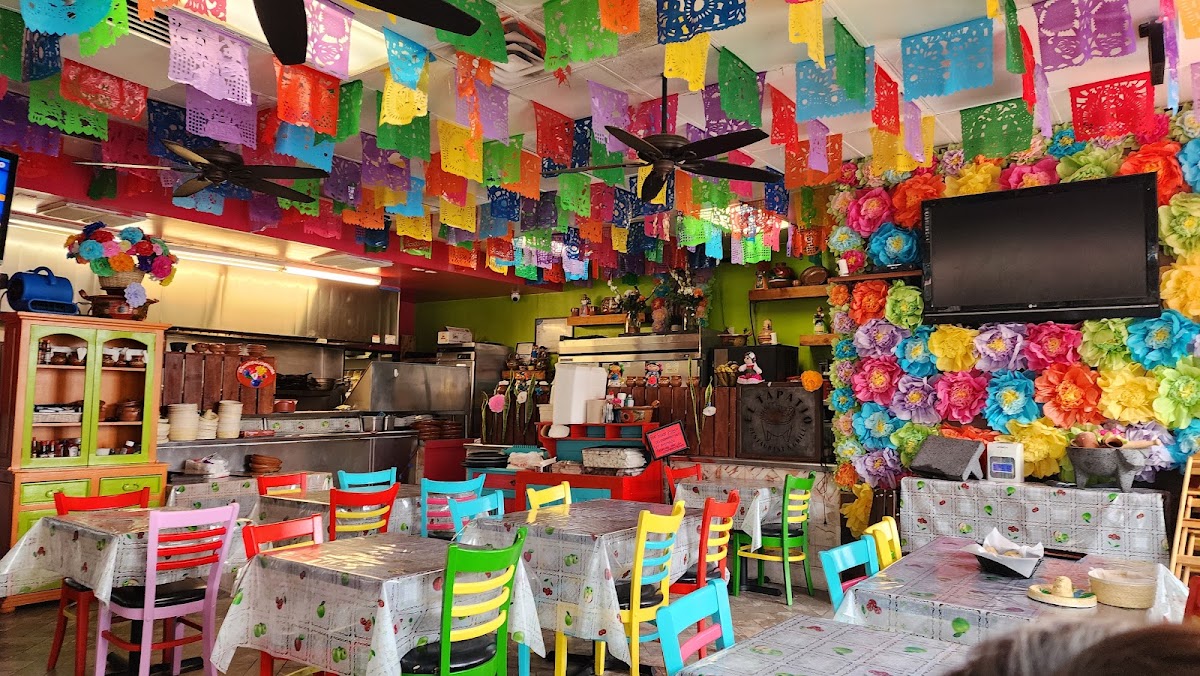 El Tapatio Restaurant & Grill