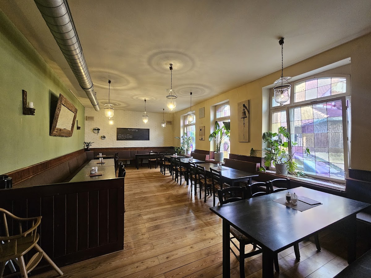 Eleon Restaurant