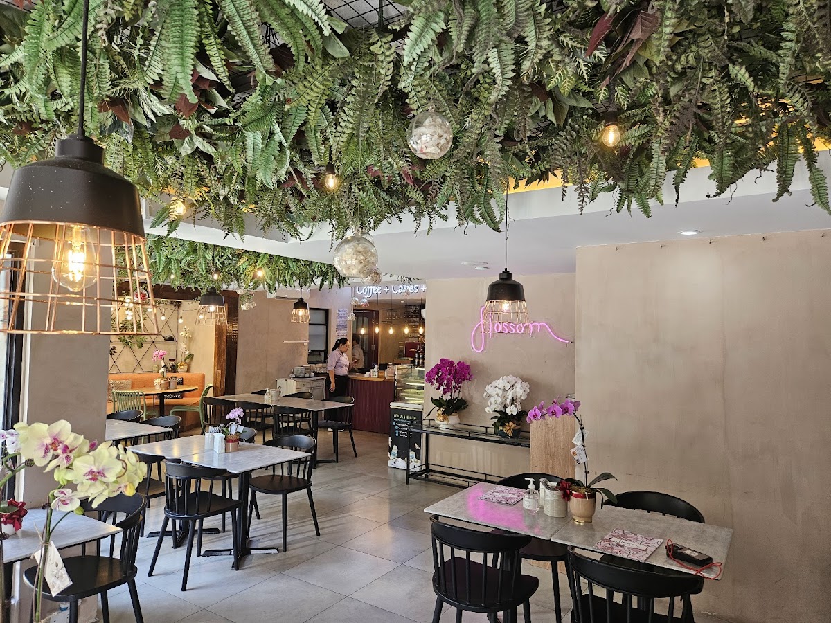 Flossom Kitchen + Cafe