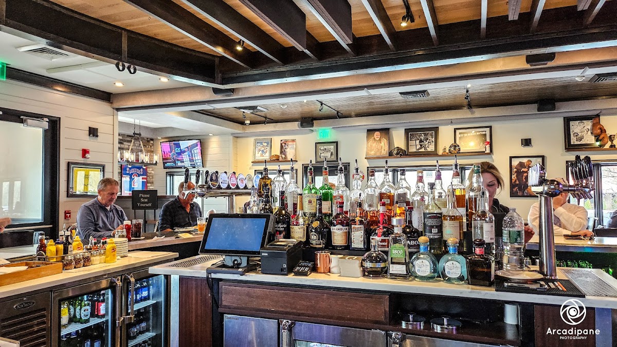 Four66 Pub & Grille