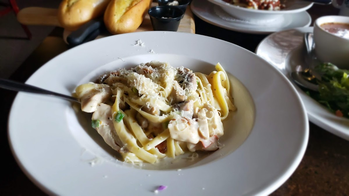 frank-ginos-grill-pasta-house-amherst/12418-albums-6.jpg