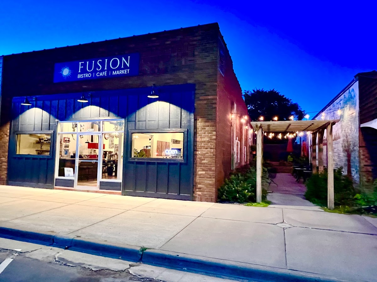 Fusion Bistro Cafe Market