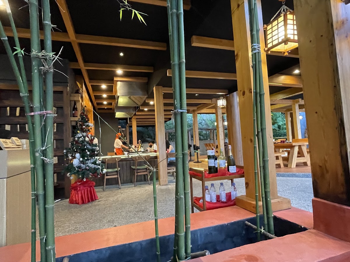 Gin Teppanyaki And Sushi Bar At Kalima Resort Phuket