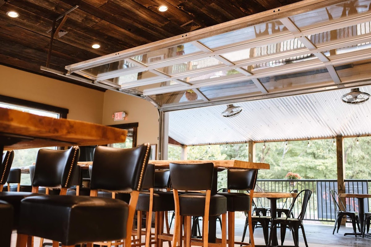 Ginny's Neighborhood Pizza Joint