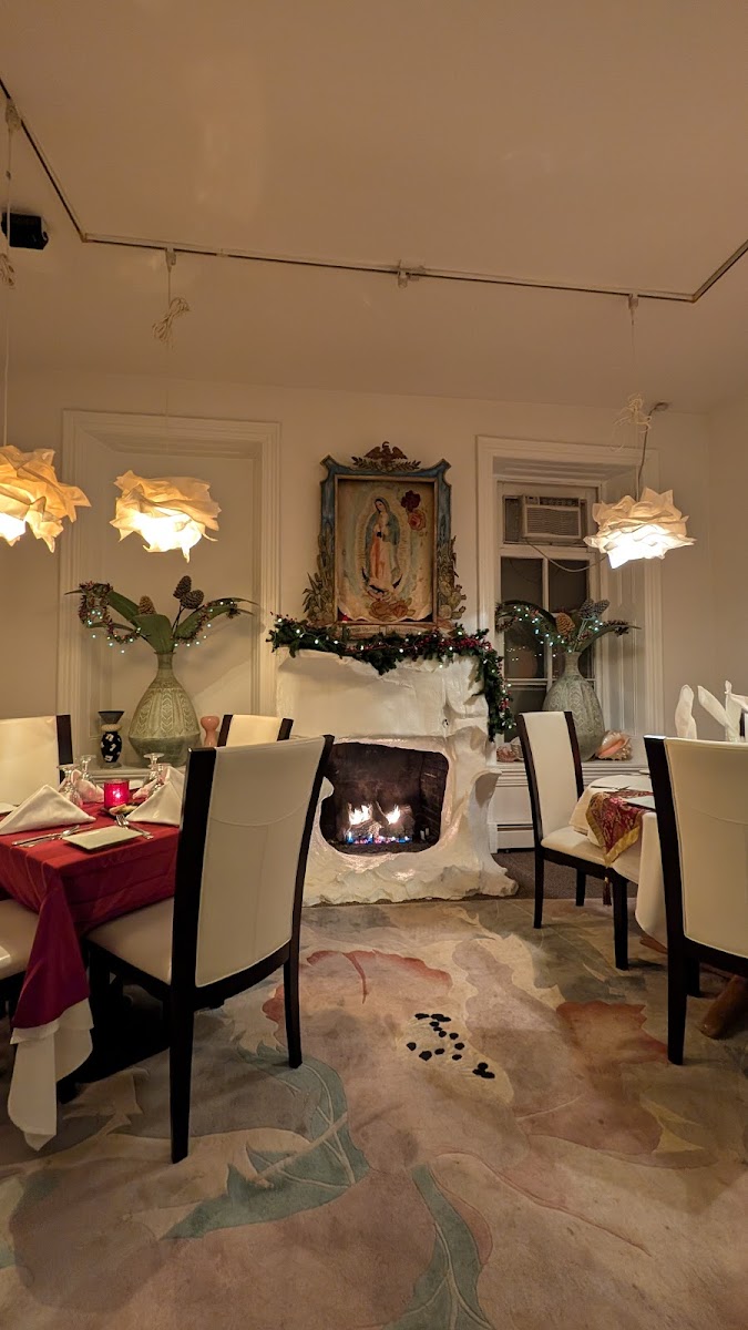 gracies-21st-century-cafe/25400-albums-2.jpg