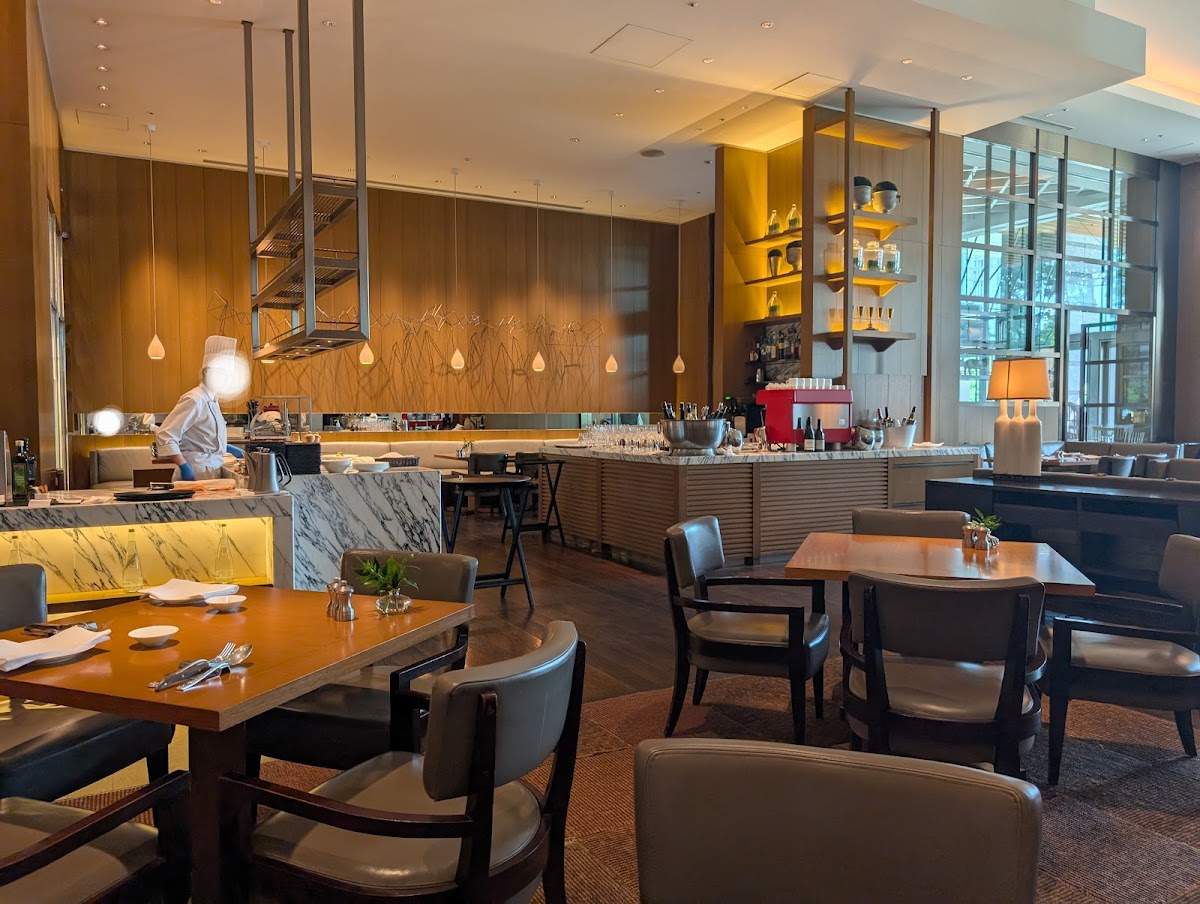 Grand Kitchen
